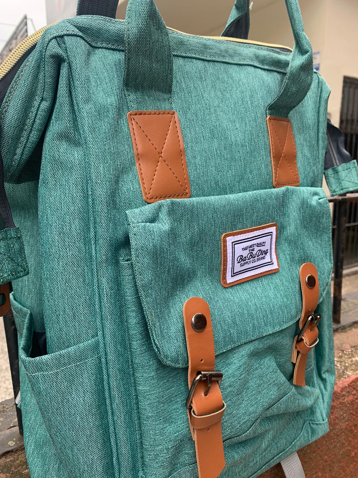 Mochila maternal verde