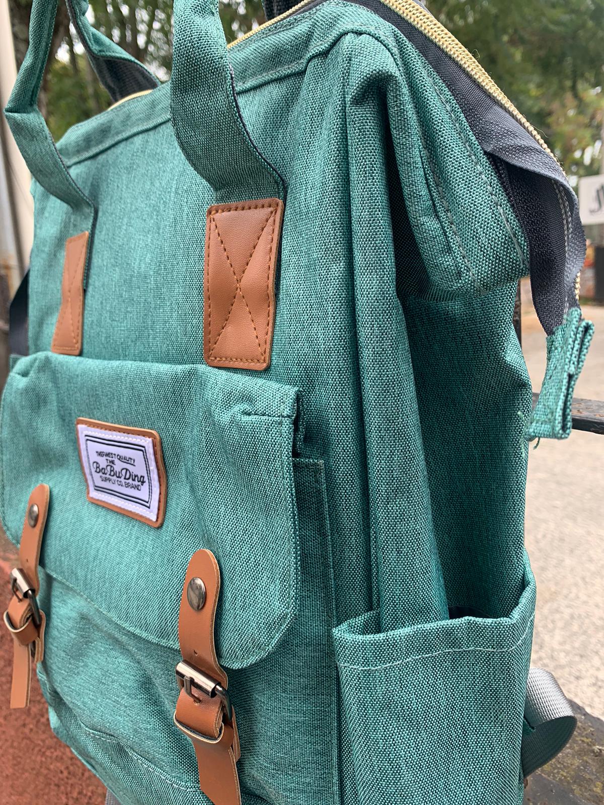 Mochila maternal verde