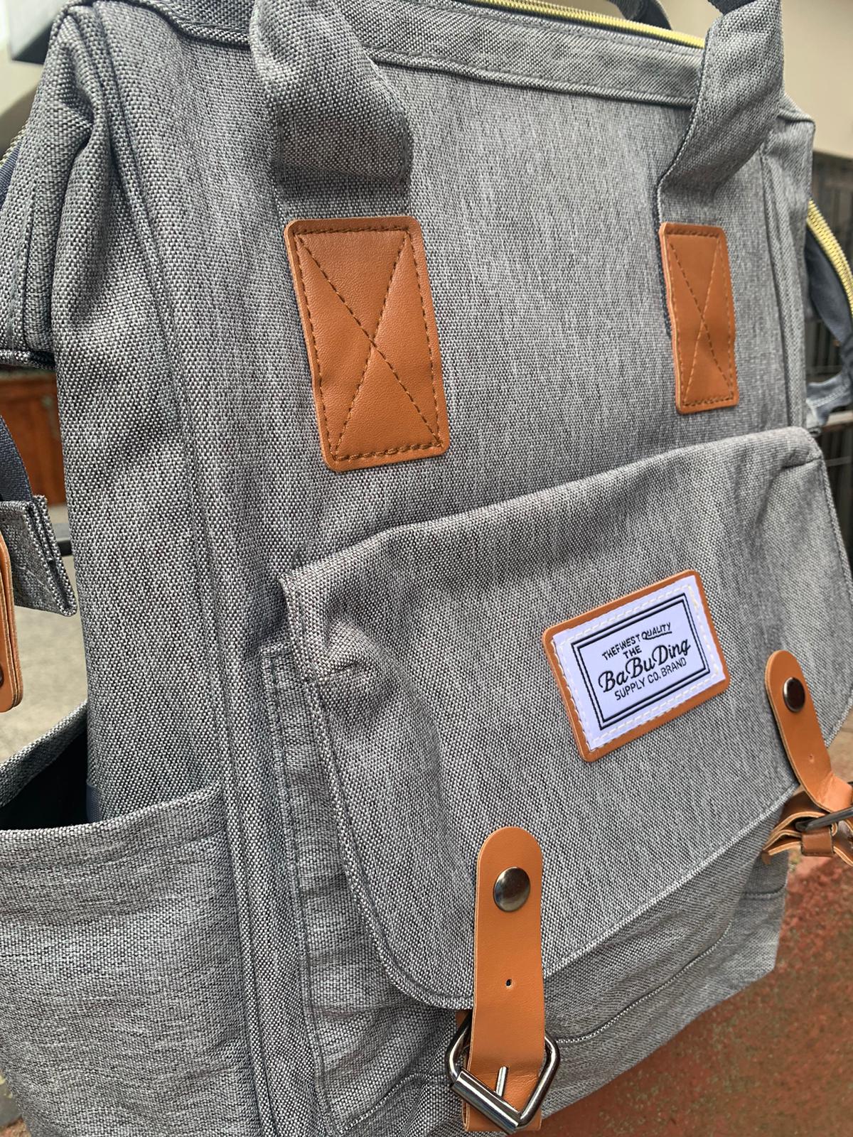 Mochila maternal gris