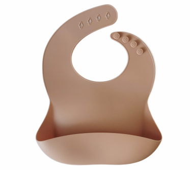 Babero de silicona beige Storki