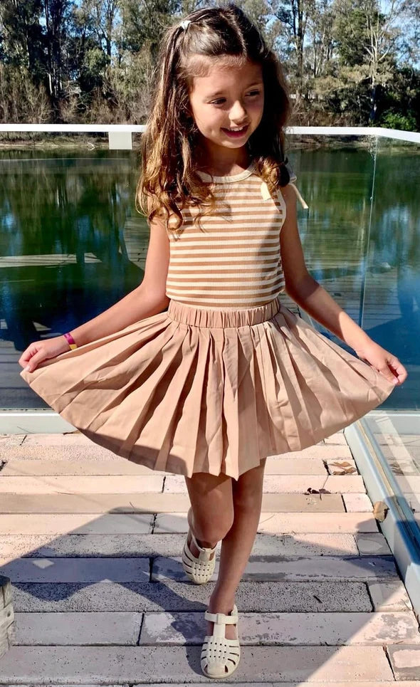 Set falda y musculosa talle 3