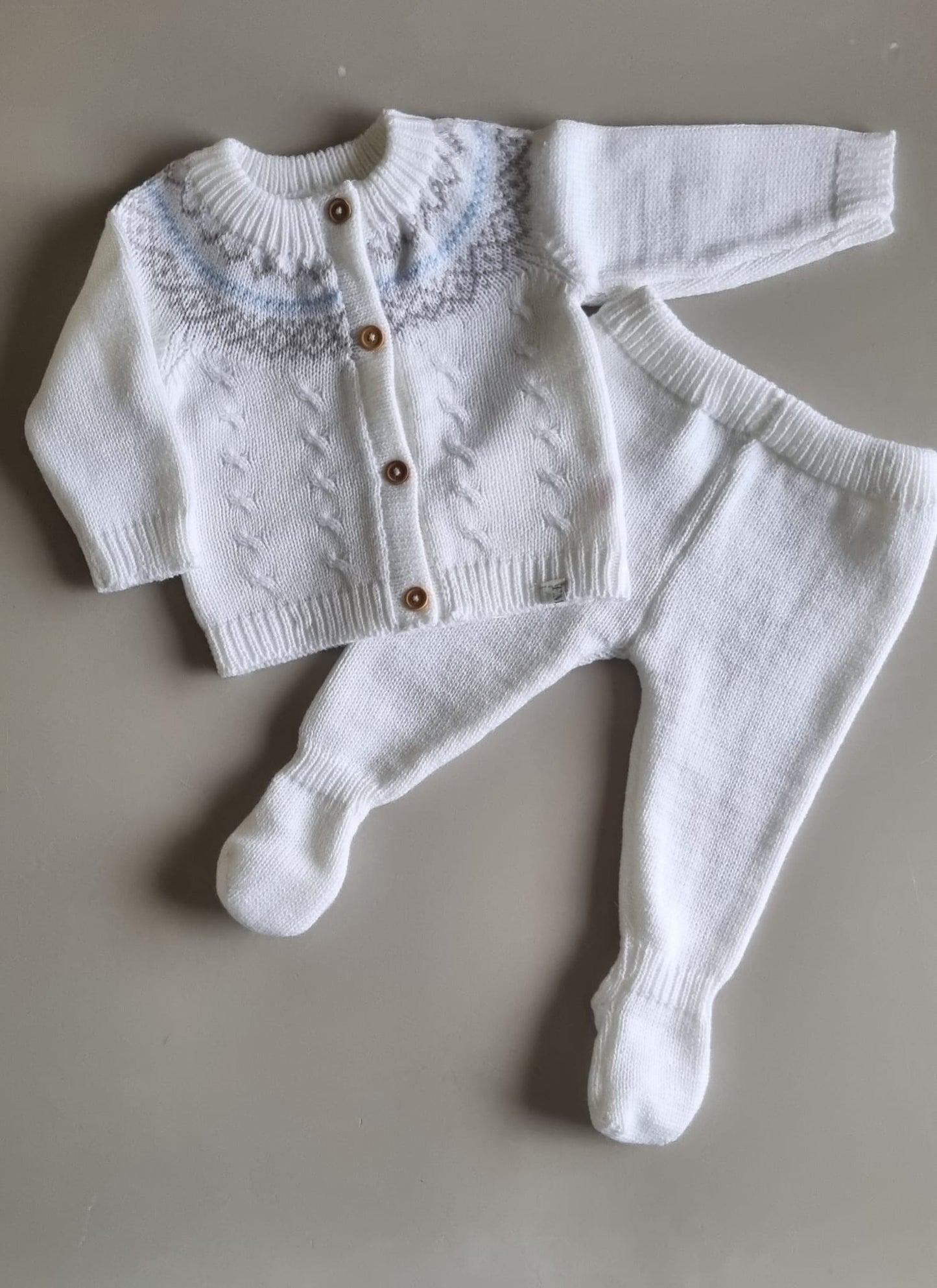 Saco y pantalón en dralón blanco